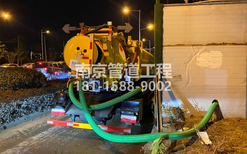 266文康苑临时工地抽粪